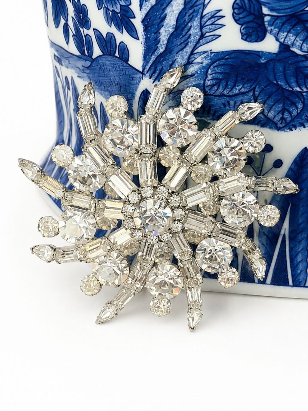 Vintage Crystal Starburst Snowflake Brooch Pin Large 3.25" Rhinestone Statement - Picture 6 of 6